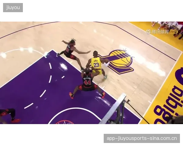 NBA后仰跳投姿势太美，粉丝截图当壁纸